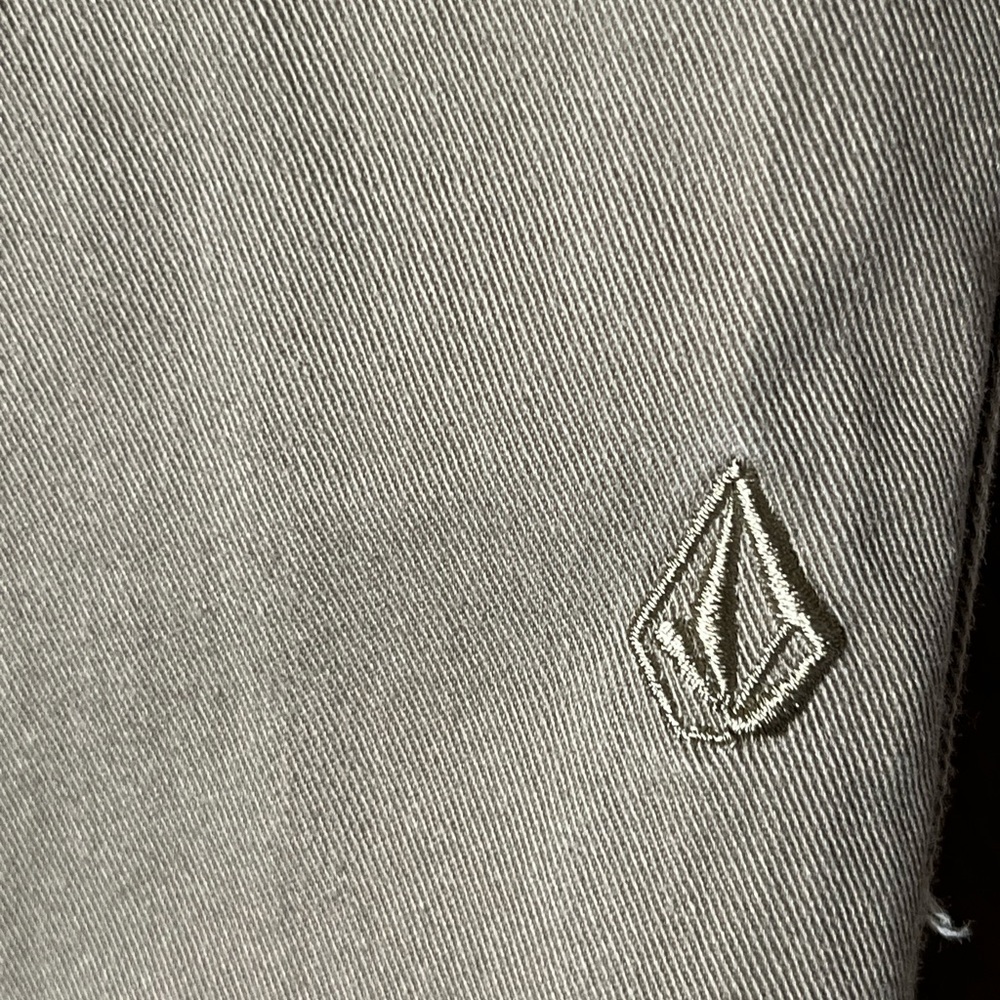 VOLCOM KHAKI PANTS - Picture 7 of 14